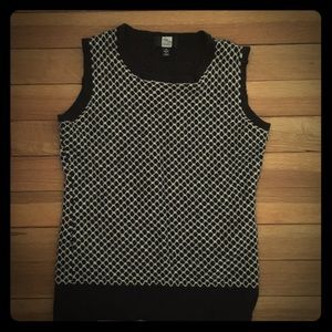 Black and white sweater top
